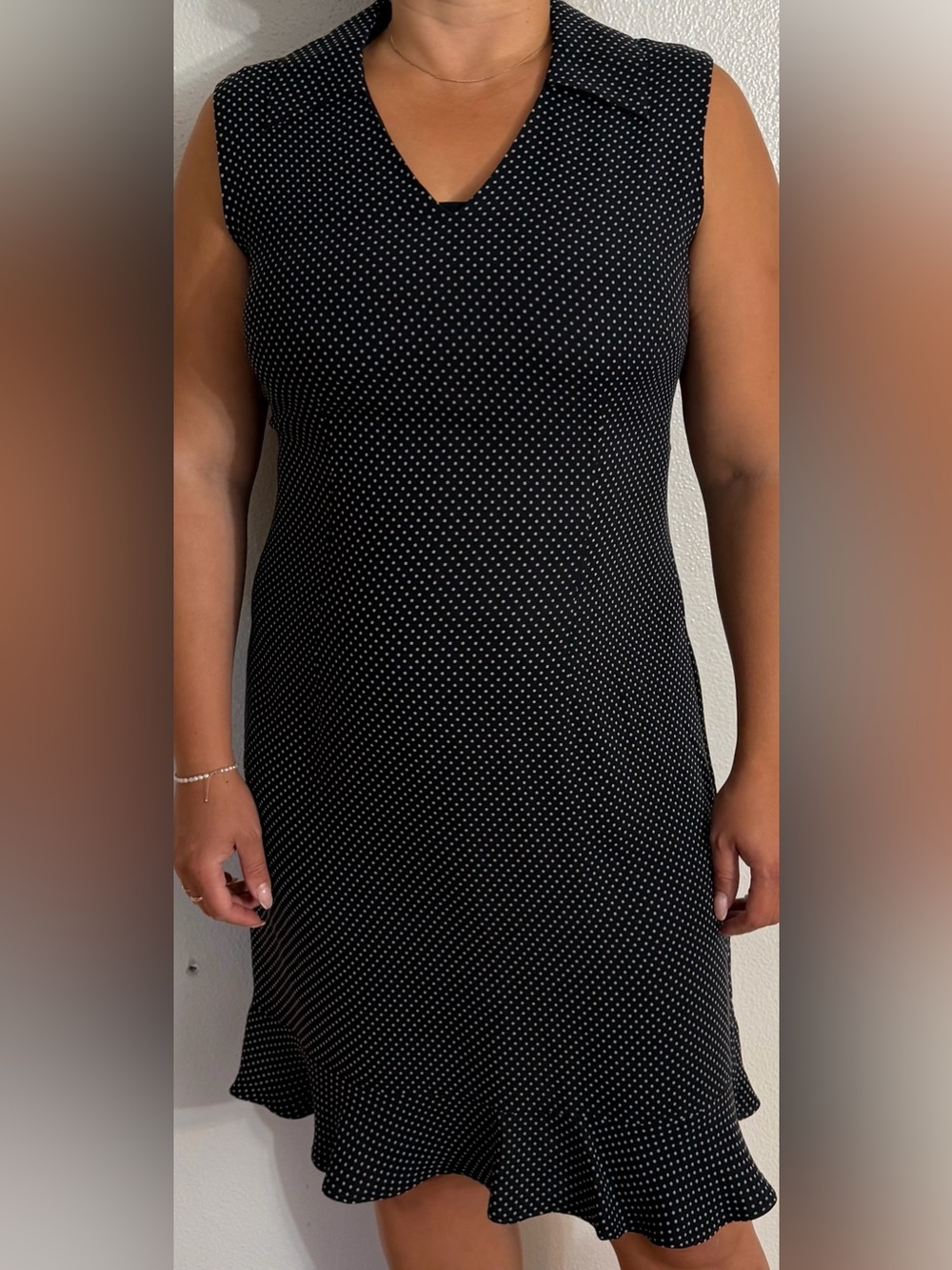 Burns 100% silk Polka Dot Sleeveless V-Neck Midi Dress -navy blueWhite. Size-14.